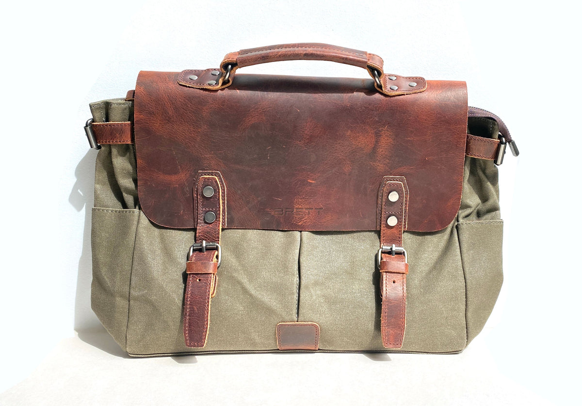 BRETT SCHOOLBAG
